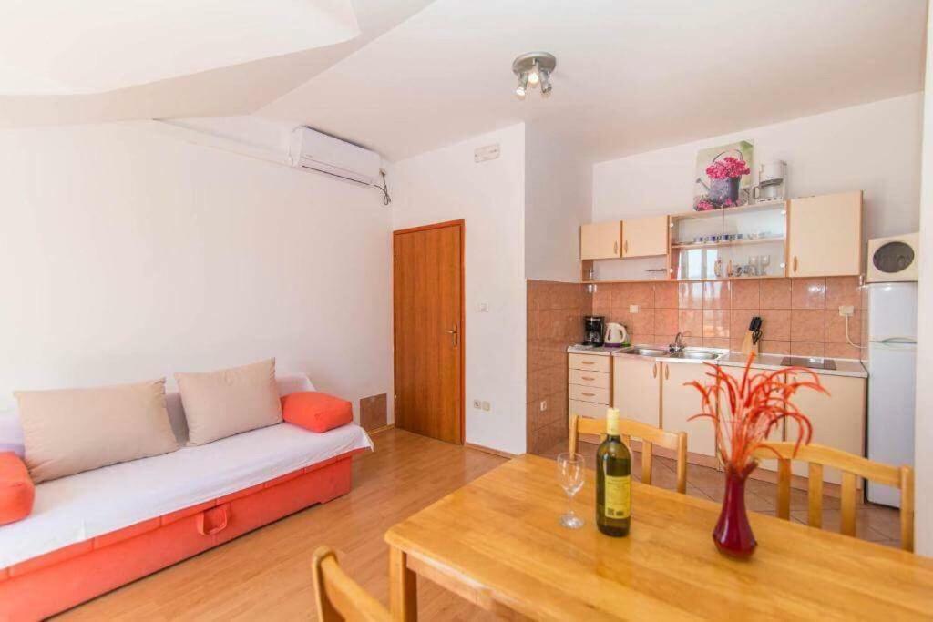 Apartmani Jerkin Vodice Esterno foto