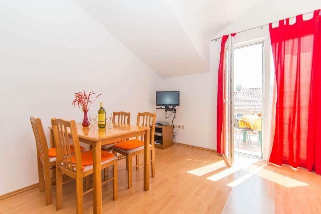 Apartmani Jerkin Vodice Esterno foto