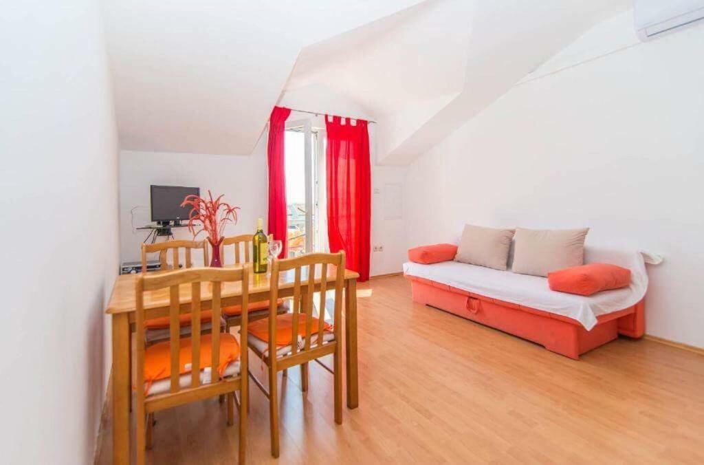 Apartmani Jerkin Vodice Esterno foto